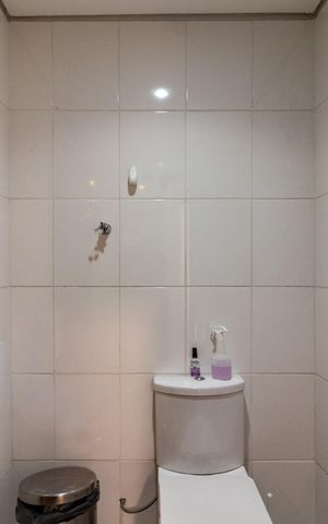 Casa à venda com 200m², 2 quartos e 2 vagas Casa à venda com 200m², 2 quartos e 2 vagasLavabo