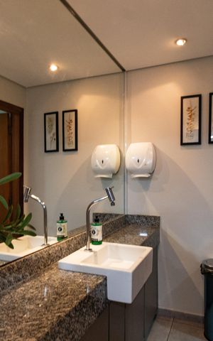 Casa à venda com 200m², 2 quartos e 2 vagas Casa à venda com 200m², 2 quartos e 2 vagasLavabo