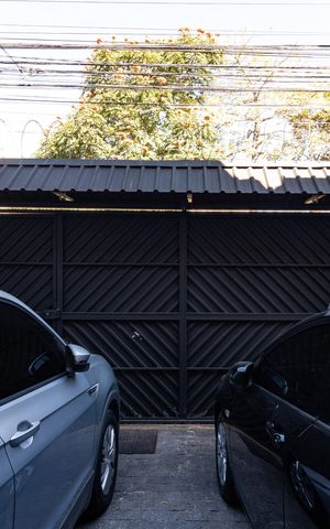 Casa à venda com 200m², 2 quartos e 2 vagas Casa à venda com 200m², 2 quartos e 2 vagasGaragem