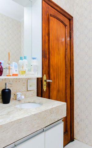 Casa à venda com 245m², 4 quartos e 4 vagasBanheiro Social