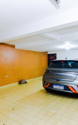Casa à venda com 245m², 4 quartos e 4 vagasGaragem