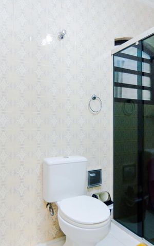 Casa à venda com 245m², 4 quartos e 4 vagasBanheiro Social