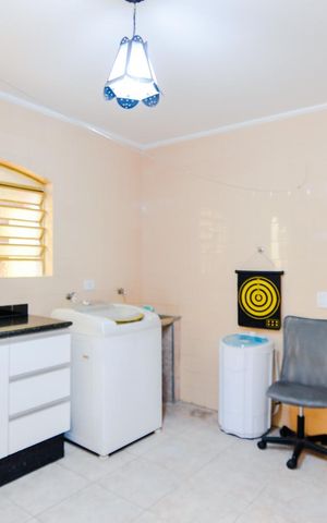Casa à venda com 245m², 4 quartos e 4 vagasÁrea de Serviço