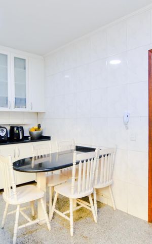 Casa à venda com 245m², 4 quartos e 4 vagasCozinha