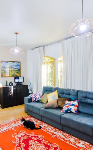 Casa à venda com 245m², 4 quartos e 4 vagasSala