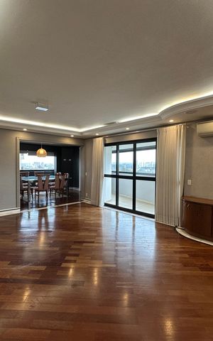 Apartamento para alugar com 350m², 4 quartos e 3 vagas Apartamento para alugar com 350m², 4 quartos e 3 vagasSala
