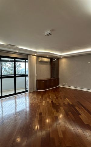 Apartamento para alugar com 350m², 4 quartos e 3 vagas Apartamento para alugar com 350m², 4 quartos e 3 vagasSala