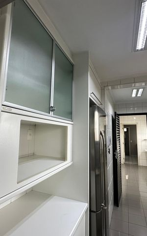 Apartamento para alugar com 350m², 4 quartos e 3 vagas Apartamento para alugar com 350m², 4 quartos e 3 vagasCozinha