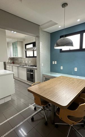 Apartamento para alugar com 350m², 4 quartos e 3 vagas Apartamento para alugar com 350m², 4 quartos e 3 vagasCopa