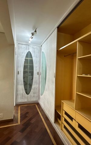 Apartamento para alugar com 350m², 4 quartos e 3 vagas Apartamento para alugar com 350m², 4 quartos e 3 vagasCloset da suíte 3