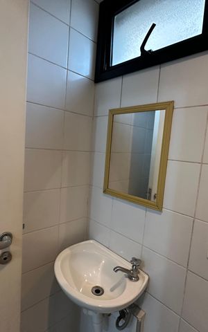 Apartamento para alugar com 350m², 4 quartos e 3 vagas Apartamento para alugar com 350m², 4 quartos e 3 vagasBanheiro de serviço