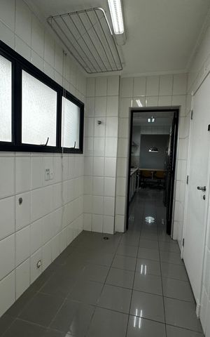 Apartamento para alugar com 350m², 4 quartos e 3 vagas Apartamento para alugar com 350m², 4 quartos e 3 vagasÁrea de Serviço