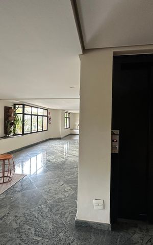 Apartamento para alugar com 350m², 4 quartos e 3 vagas Apartamento para alugar com 350m², 4 quartos e 3 vagasHall de entrada