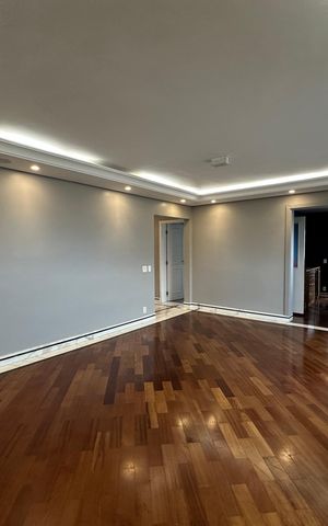 Apartamento para alugar com 350m², 4 quartos e 3 vagas Apartamento para alugar com 350m², 4 quartos e 3 vagasSala