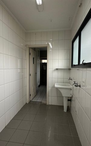 Apartamento para alugar com 350m², 4 quartos e 3 vagas Apartamento para alugar com 350m², 4 quartos e 3 vagasÁrea de Serviço