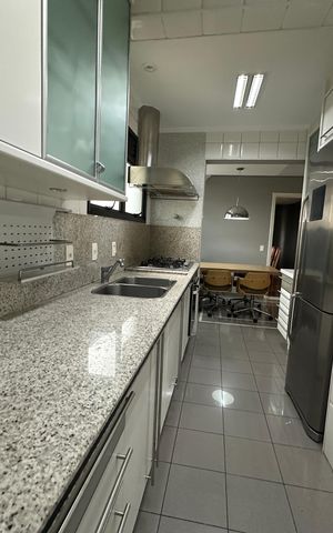 Apartamento para alugar com 350m², 4 quartos e 3 vagas Apartamento para alugar com 350m², 4 quartos e 3 vagasCozinha