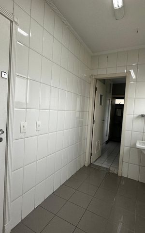 Apartamento para alugar com 350m², 4 quartos e 3 vagas Apartamento para alugar com 350m², 4 quartos e 3 vagasÁrea de Serviço
