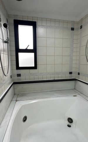 Apartamento para alugar com 350m², 4 quartos e 3 vagas Apartamento para alugar com 350m², 4 quartos e 3 vagasBanheiro da Suíte 3
