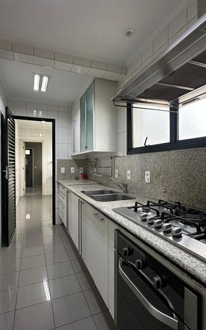 Apartamento para alugar com 350m², 4 quartos e 3 vagas Apartamento para alugar com 350m², 4 quartos e 3 vagasCozinha