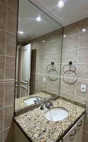 Apartamento para alugar com 350m², 4 quartos e 3 vagas Apartamento para alugar com 350m², 4 quartos e 3 vagasBanheiro da Suíte 2