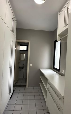 Apartamento para alugar com 350m², 4 quartos e 3 vagas Apartamento para alugar com 350m², 4 quartos e 3 vagasÁrea de Serviço