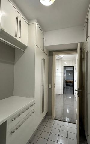 Apartamento para alugar com 350m², 4 quartos e 3 vagas Apartamento para alugar com 350m², 4 quartos e 3 vagasÁrea de Serviço