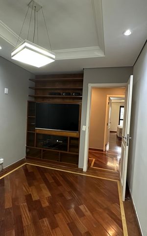 Apartamento para alugar com 350m², 4 quartos e 3 vagas Apartamento para alugar com 350m², 4 quartos e 3 vagasQuarto