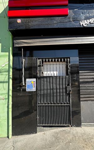 Casa para alugar com 20m², 1 quarto e sem vaga Casa para alugar com 20m², 1 quarto e sem vagaFachada
