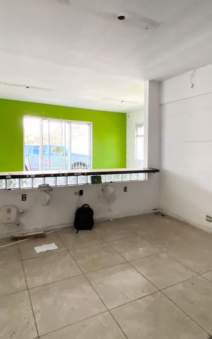 Casa para alugar com 380m², 4 quartos e 5 vagas Casa para alugar com 380m², 4 quartos e 5 vagasSala de Jantar