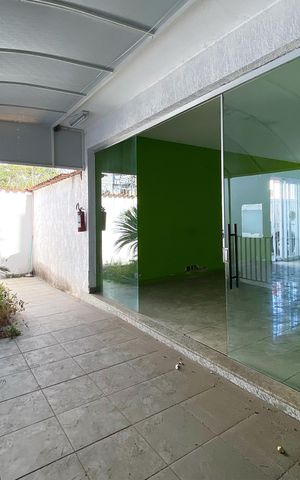 Casa para alugar com 380m², 4 quartos e 5 vagas Casa para alugar com 380m², 4 quartos e 5 vagasVaranda