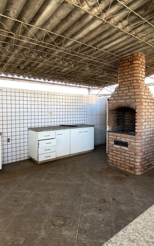 Casa para alugar com 380m², 4 quartos e 5 vagas Casa para alugar com 380m², 4 quartos e 5 vagasCozinha