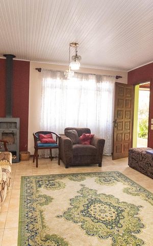 Casa à venda com 549m², 4 quartos e 3 vagas Casa à venda com 549m², 4 quartos e 3 vagasSala