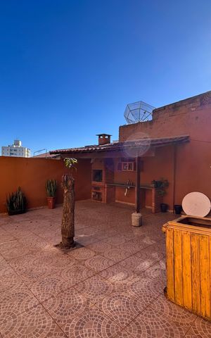 Casa à venda com 240m², 3 quartos e 3 vagas Casa à venda com 240m², 3 quartos e 3 vagasQuintal fundo - churrasqueira