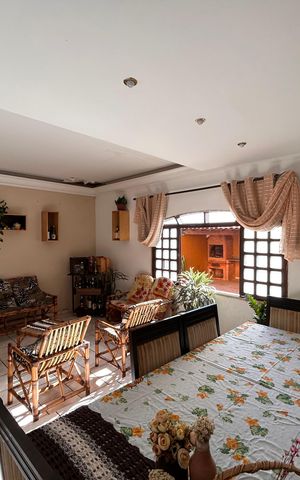 Casa à venda com 240m², 3 quartos e 3 vagas Casa à venda com 240m², 3 quartos e 3 vagasSala de estar