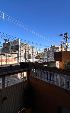 Casa à venda com 240m², 3 quartos e 3 vagas Casa à venda com 240m², 3 quartos e 3 vagasQuintal frente
