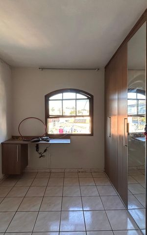 Casa à venda com 240m², 3 quartos e 3 vagas Casa à venda com 240m², 3 quartos e 3 vagasQuarto 3