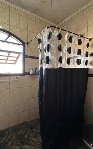 Casa à venda com 240m², 3 quartos e 3 vagas Casa à venda com 240m², 3 quartos e 3 vagasBanheiro social
