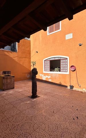 Casa à venda com 240m², 3 quartos e 3 vagas Casa à venda com 240m², 3 quartos e 3 vagasQuintal fundo - churrasqueira