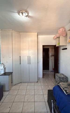Casa à venda com 240m², 3 quartos e 3 vagas Casa à venda com 240m², 3 quartos e 3 vagasQuarto 2
