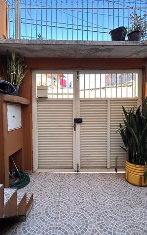 Casa à venda com 240m², 3 quartos e 3 vagas Casa à venda com 240m², 3 quartos e 3 vagasGaragem