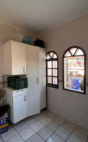 Casa à venda com 240m², 3 quartos e 3 vagas Casa à venda com 240m², 3 quartos e 3 vagasÁrea de Serviço