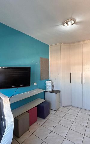 Casa à venda com 240m², 3 quartos e 3 vagas Casa à venda com 240m², 3 quartos e 3 vagasQuarto 2