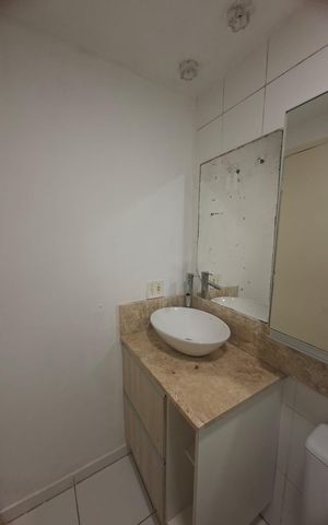Apartamento à venda com 54m², 2 quartos e 1 vaga Apartamento à venda com 54m², 2 quartos e 1 vagaBanheiro