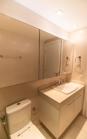Apartamento para alugar com 180m², 4 quartos e 3 vagas Apartamento para alugar com 180m², 4 quartos e 3 vagasBanheiro da Suíte 1