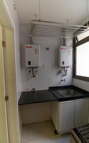 Apartamento para alugar com 180m², 4 quartos e 3 vagas Apartamento para alugar com 180m², 4 quartos e 3 vagasCozinha e Área de Serviço