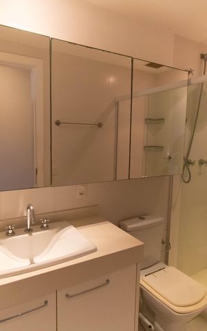 Apartamento para alugar com 180m², 4 quartos e 3 vagas Apartamento para alugar com 180m², 4 quartos e 3 vagasBanheiro Social