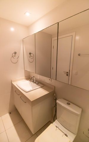 Apartamento para alugar com 180m², 4 quartos e 3 vagas Apartamento para alugar com 180m², 4 quartos e 3 vagasBanheiro Social