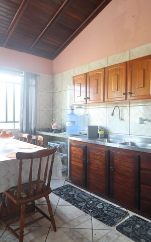 Casa à venda com 182m², 3 quartos e 3 vagasCozinha - Armários