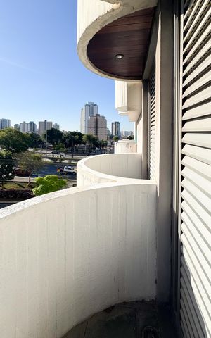 Apartamento para alugar com 40m², 1 quarto e 1 vaga Apartamento para alugar com 40m², 1 quarto e 1 vagaSacada