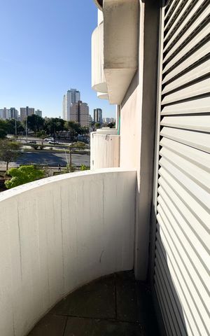 Apartamento para alugar com 40m², 1 quarto e 1 vaga Apartamento para alugar com 40m², 1 quarto e 1 vagaSacada - Suíte